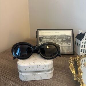 & Other Stories Black Sunglasses | super chic & cute glasses